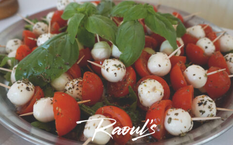 Antipasti-Speise-Caprese-Salat